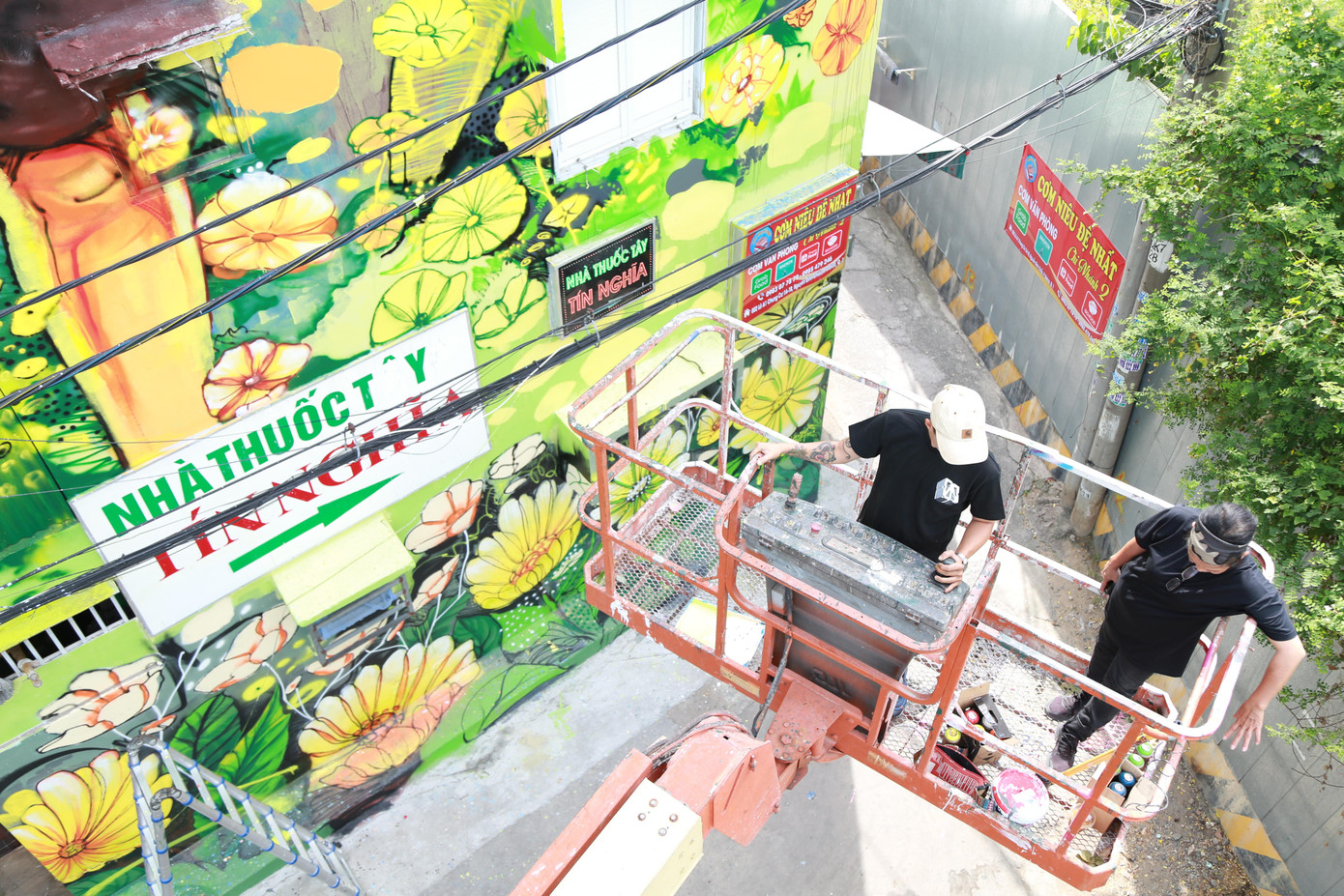 Hoàn thành 5 bức tranh đường phố cỡ lớn ở trung tâm TPHCM ảnh 2