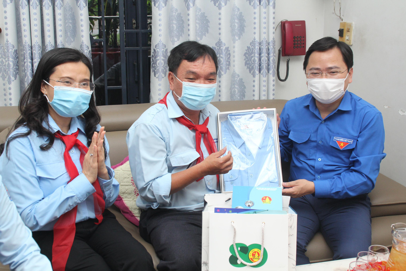 Anh Hà Quốc Kiệt bày tỏ niềm vinh dự, xúc động khi ngày 15/5 vừa là ngày kỷ niệm của tổ chức Đội mà anh làm việc, cống hiến suốt gần 30 năm qua, và đồng thời cũng là ngày sinh nhật của anh. "Tình cảm này khiến tôi ý thức được mình mãi sẽ sống xứng đáng với những danh hiệu mà tổ chức Đoàn - Đội đã trao cho. Dưới lá cờ Đoàn, Đội ta đã lớn mạnh và có niềm tin và có tiếng nói quan trọng trong đời sống xã hội", anh Hà Quốc Kiệt chia sẻ.