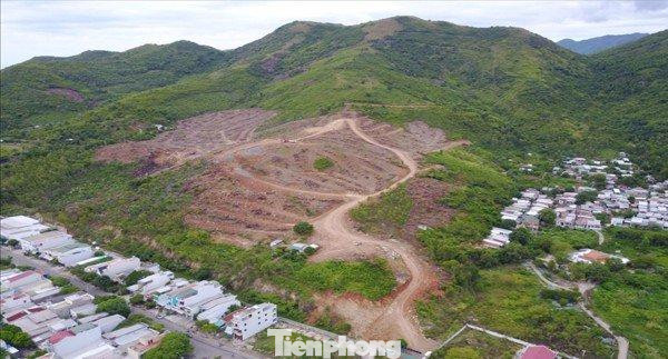 Đất quy hoạch rừng phòng hộ được giao làm dự án Horizon Nha Trang. Ảnh T.L Đất quy hoạch rừng phòng hộ được giao làm dự án Horizon Nha Trang. Ảnh T.L