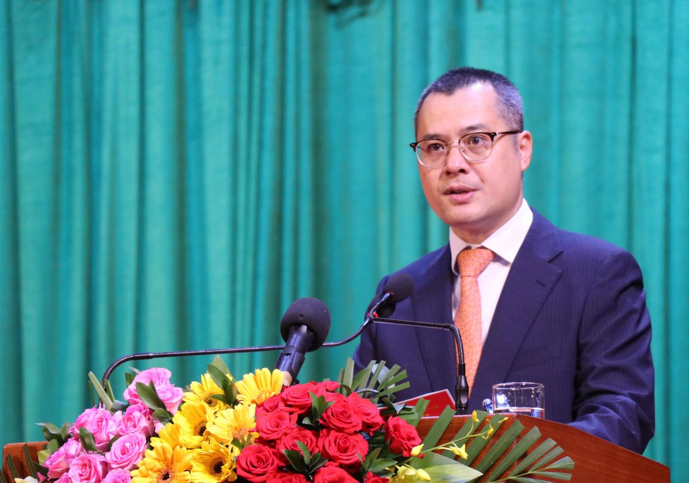 Bí thư Tỉnh uỷ Phú Yên đọc diễn văn ôn lại quá trình hình thành tỉnh Phú Yên. Ảnh C.H