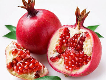 Nước ép từ quả lựu có chất tiêu diệt tế bào ung thư. Ảnh Internet