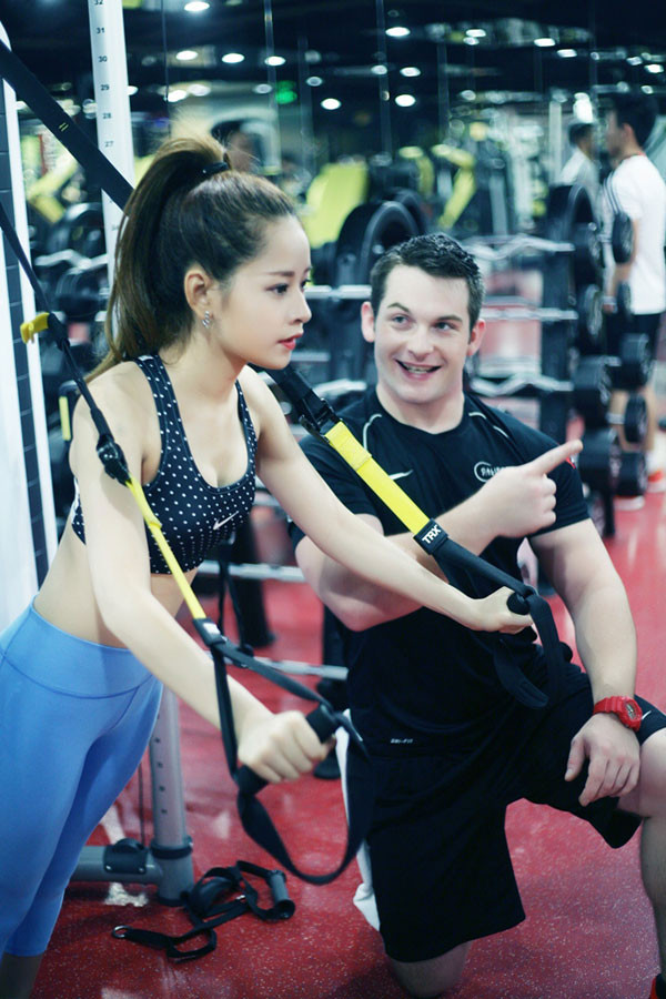 Các bài tập cho đùi và mông giúp vóc dáng cô cân đối hơn