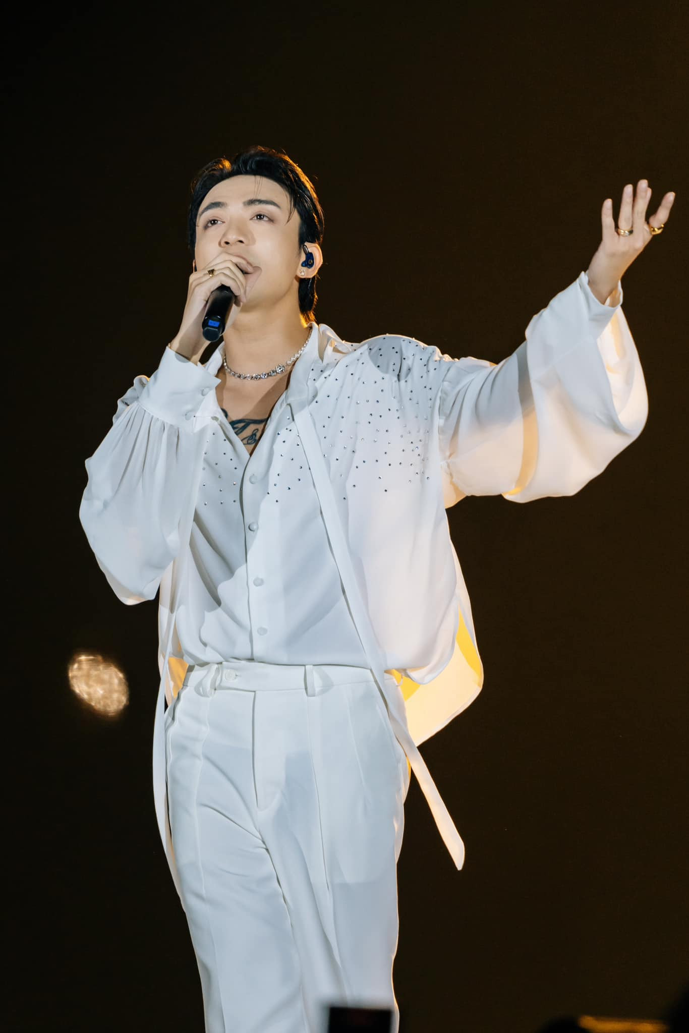 Soobin Hoàng Sơn - ngôi sao sáng nhất của Anh trai vượt ngàn chông gai với ngoại hình ưa nhìn, giọng hát sang trọng ngọt ngào và phong cách trình diễn lôi cuốn