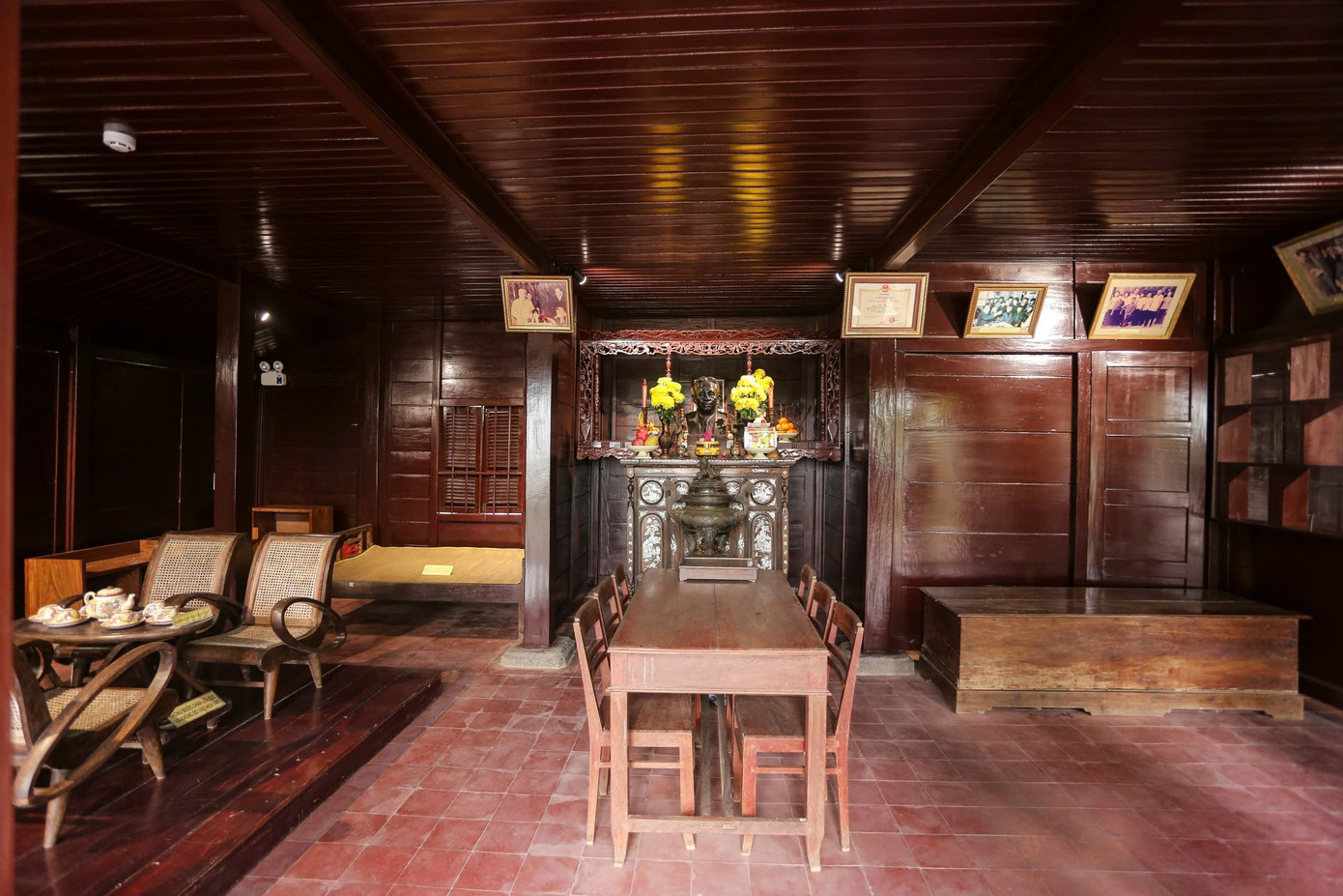 Không gian sinh hoạt của gia đình Tổng Bí thư Lê Duẩn cũng được tái hiện lại. Ảnh: Phạm Trường Không gian sinh hoạt của gia đình Tổng Bí thư Lê Duẩn cũng được tái hiện lại. Ảnh: Phạm Trường