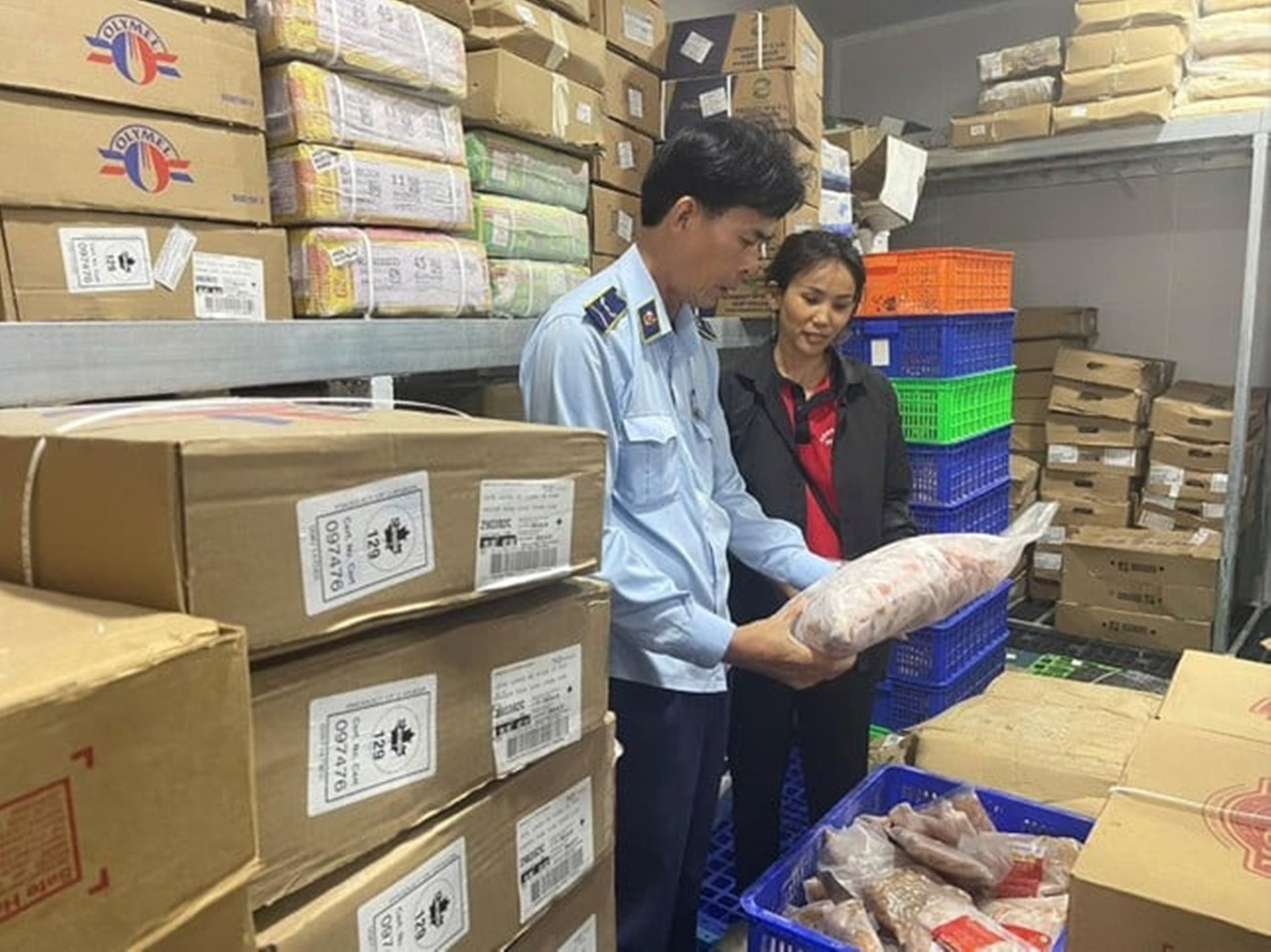 Lực lượng quản lý thị trường TPHCM thu giữ nhiều nội tạng động vật “3 không” tại một kho hàng ở phường Bình Chiểu (thành phố Thủ Đức) Lực lượng quản lý thị trường TPHCM thu giữ nhiều nội tạng động vật “3 không” tại một kho hàng ở phường Bình Chiểu (thành phố Thủ Đức)