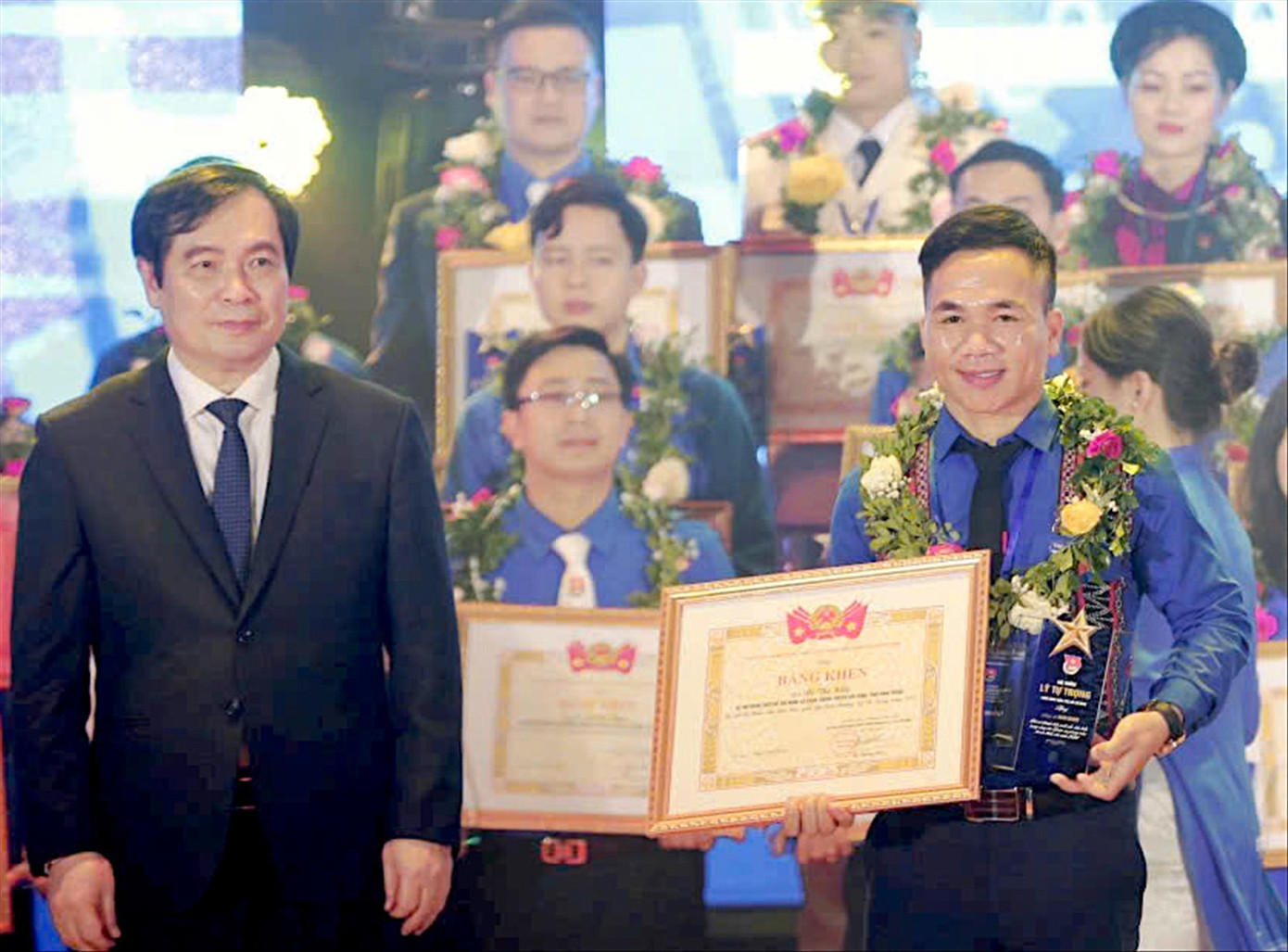 Ríah Dung nhận giải thưởng Lý Tự Trọng năm 2023.