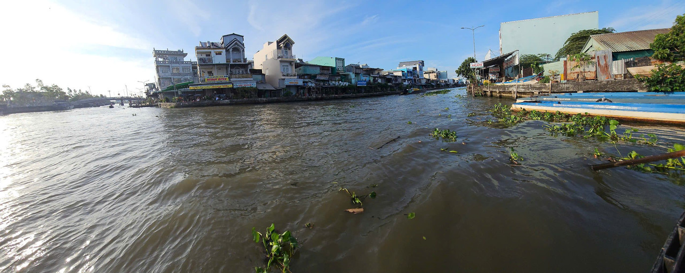 Chợ nổi Ngã Năm vắng vẻ, đìu hiu. Ảnh: Hòa Hội