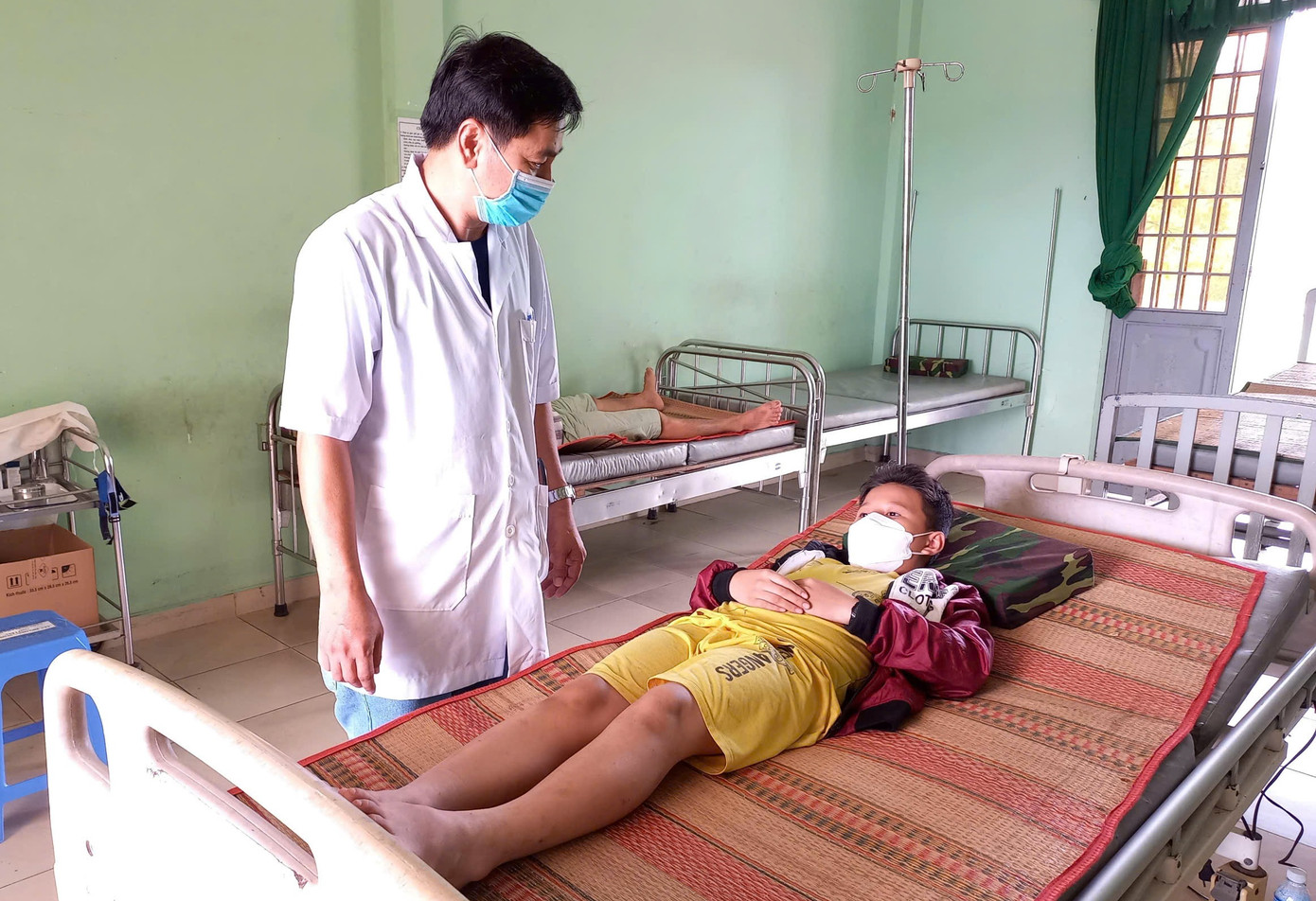 Mỗi năm, Trại rắn Đồng Tâm điều trị từ khoảng 1.200-1.500 ca bị rắn cắn Mỗi năm, Trại rắn Đồng Tâm điều trị từ khoảng 1.200-1.500 ca bị rắn cắn