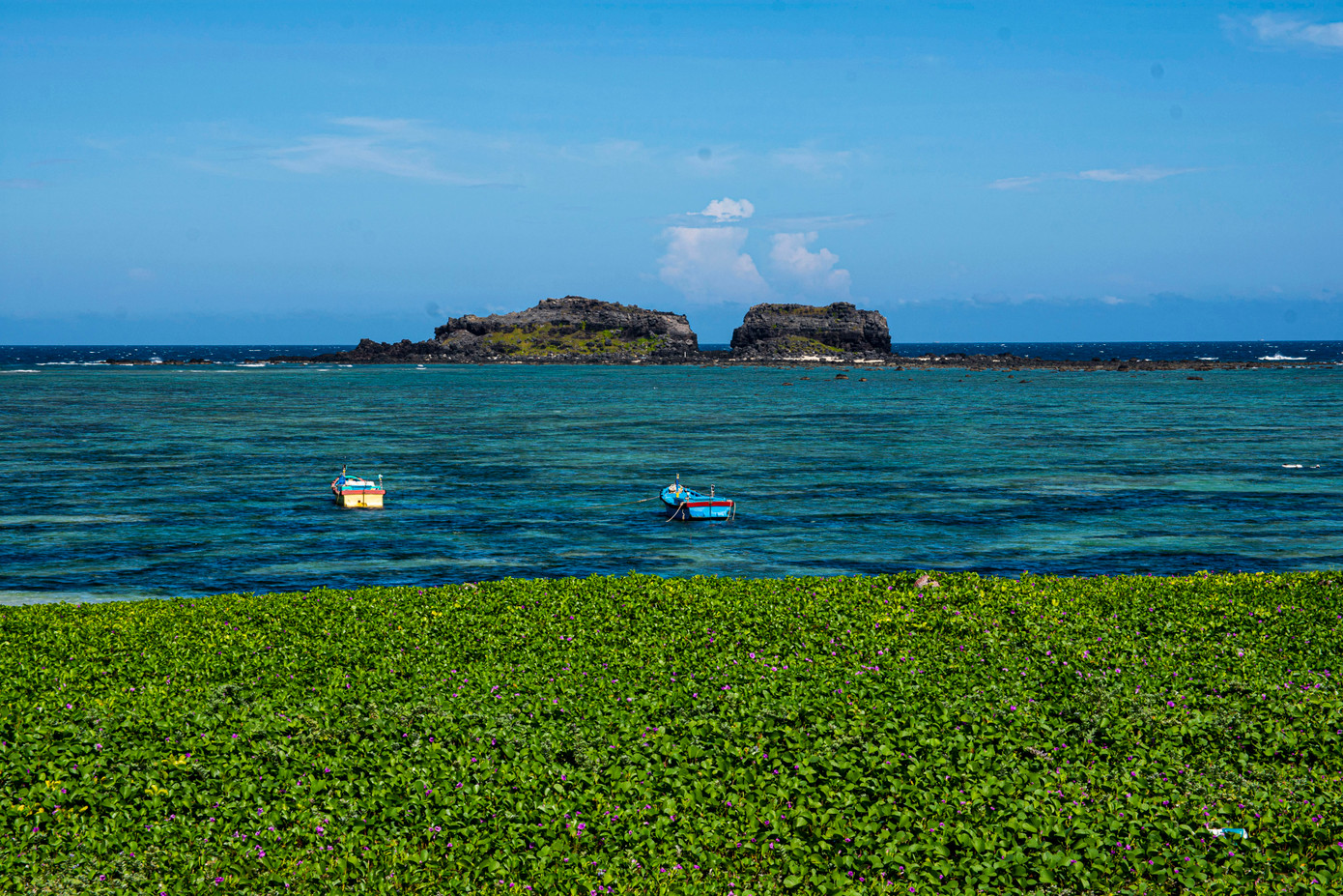 Một góc đảo Phú Quý. Ảnh: Văn Chương