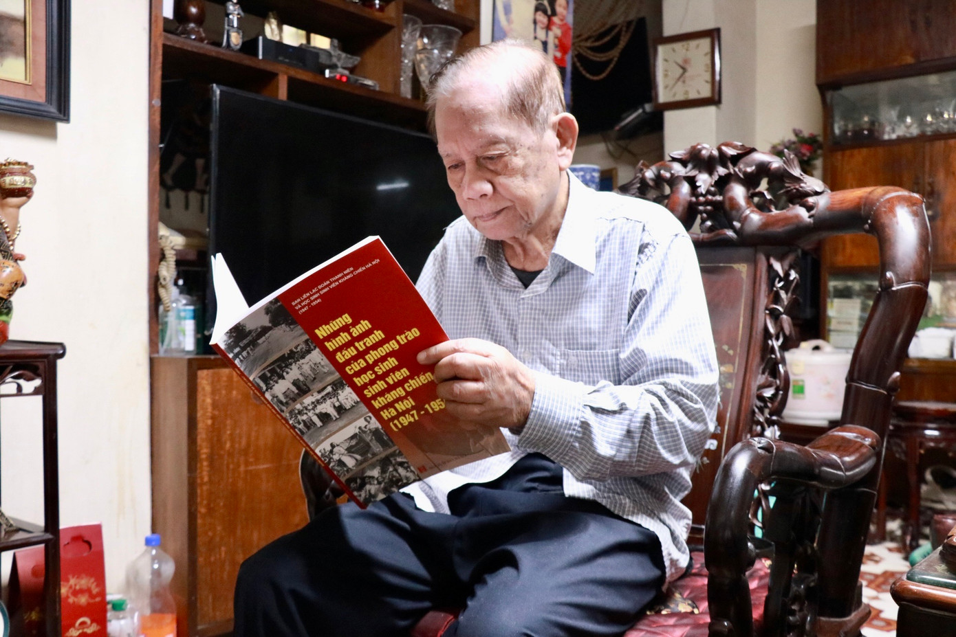 Ông Dương Tự Minh trong căn nhà số 98A Hàng Bông, nơi trước đây từng là một trong số những điểm in báo Nhựa sống