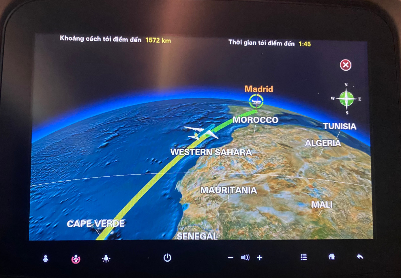 Một phần bản đồ trong chuyến bay 22.000 cây số của tôi, đoạn bay ở Tây Bắc Châu Phi hướng về Madrid, Tây Ban Nha.