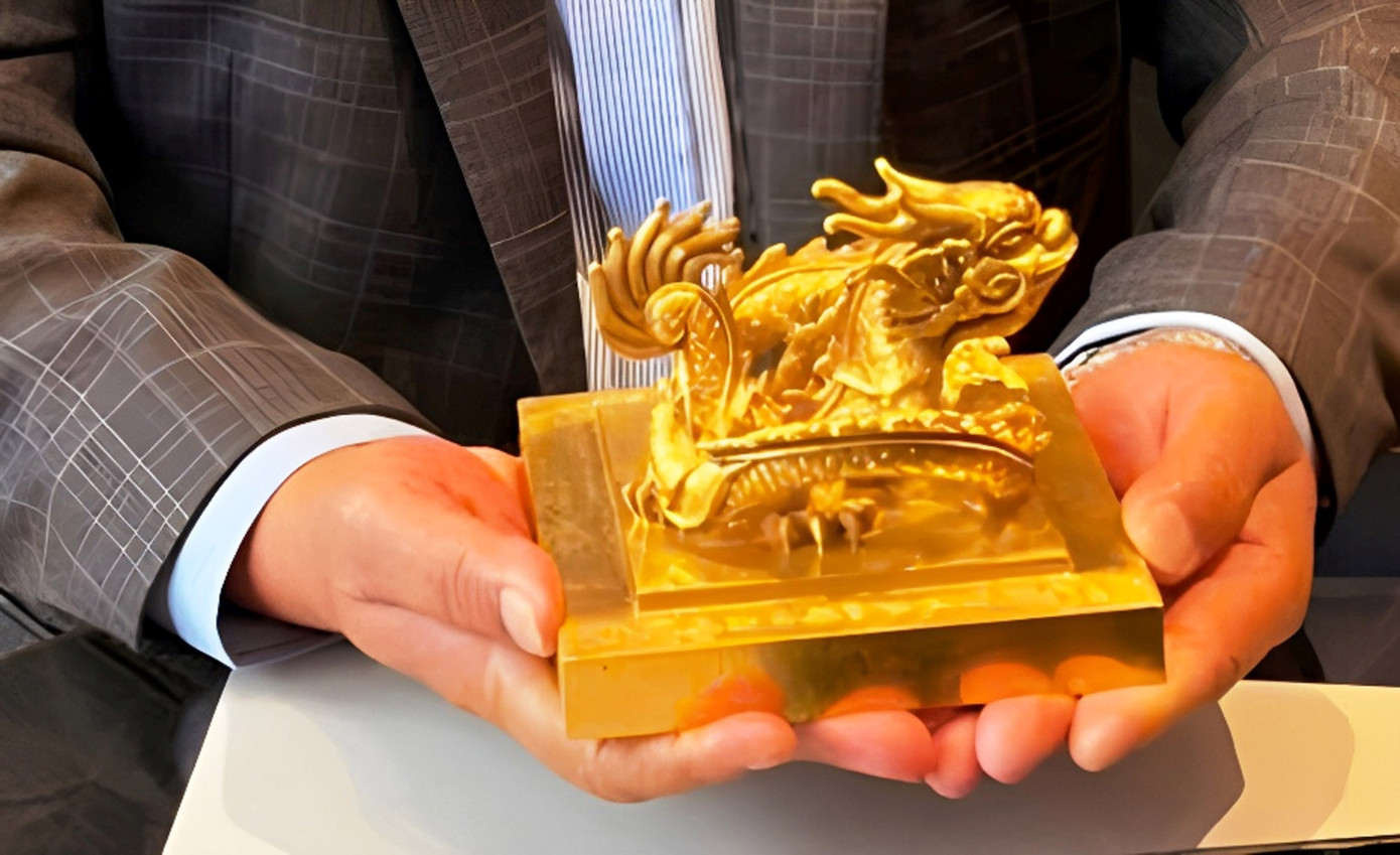 Ấn Hoàng Đế chi bảo hồi hương về Việt Nam. Ấn Hoàng Đế chi bảo hồi hương về Việt Nam.