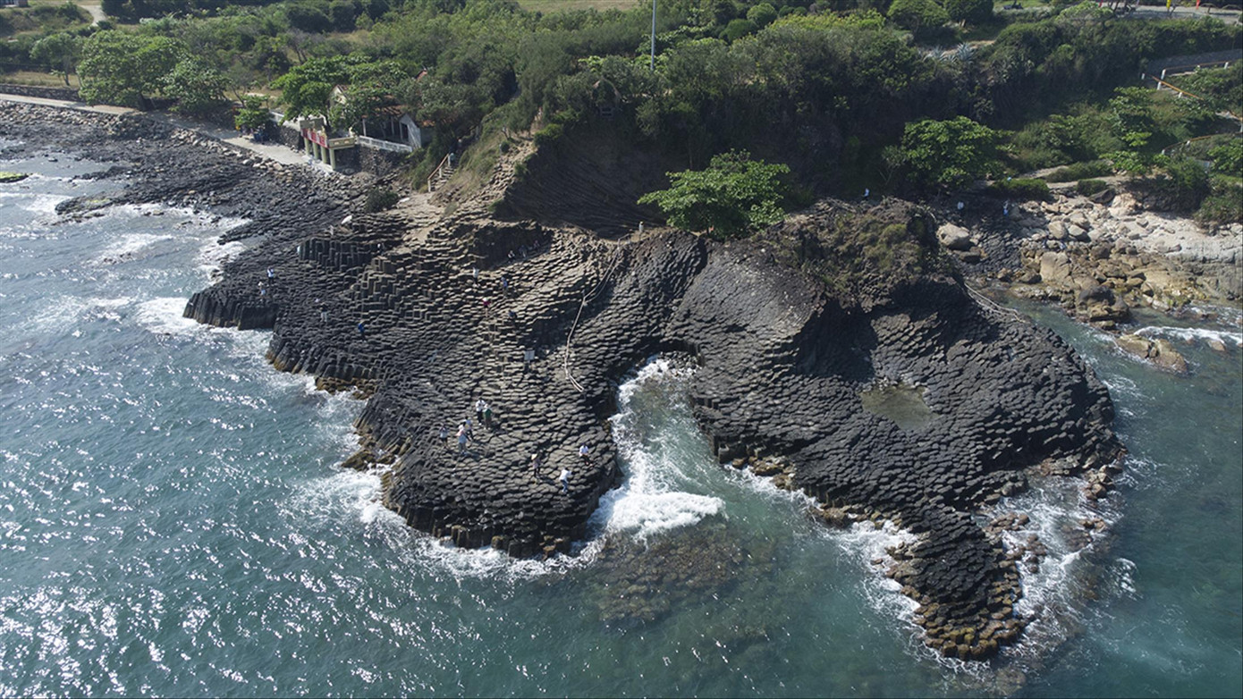 Danh thắng quốc gia gành Đá Dĩa ở huyện Tuy An, tỉnh Phú Yên