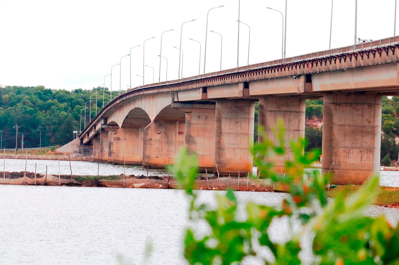 Cầu Ca Cút - mắt xích giao thông liên hoàn trên tuyến Quốc lộ 49B chạy dọc ven biển TP Huế