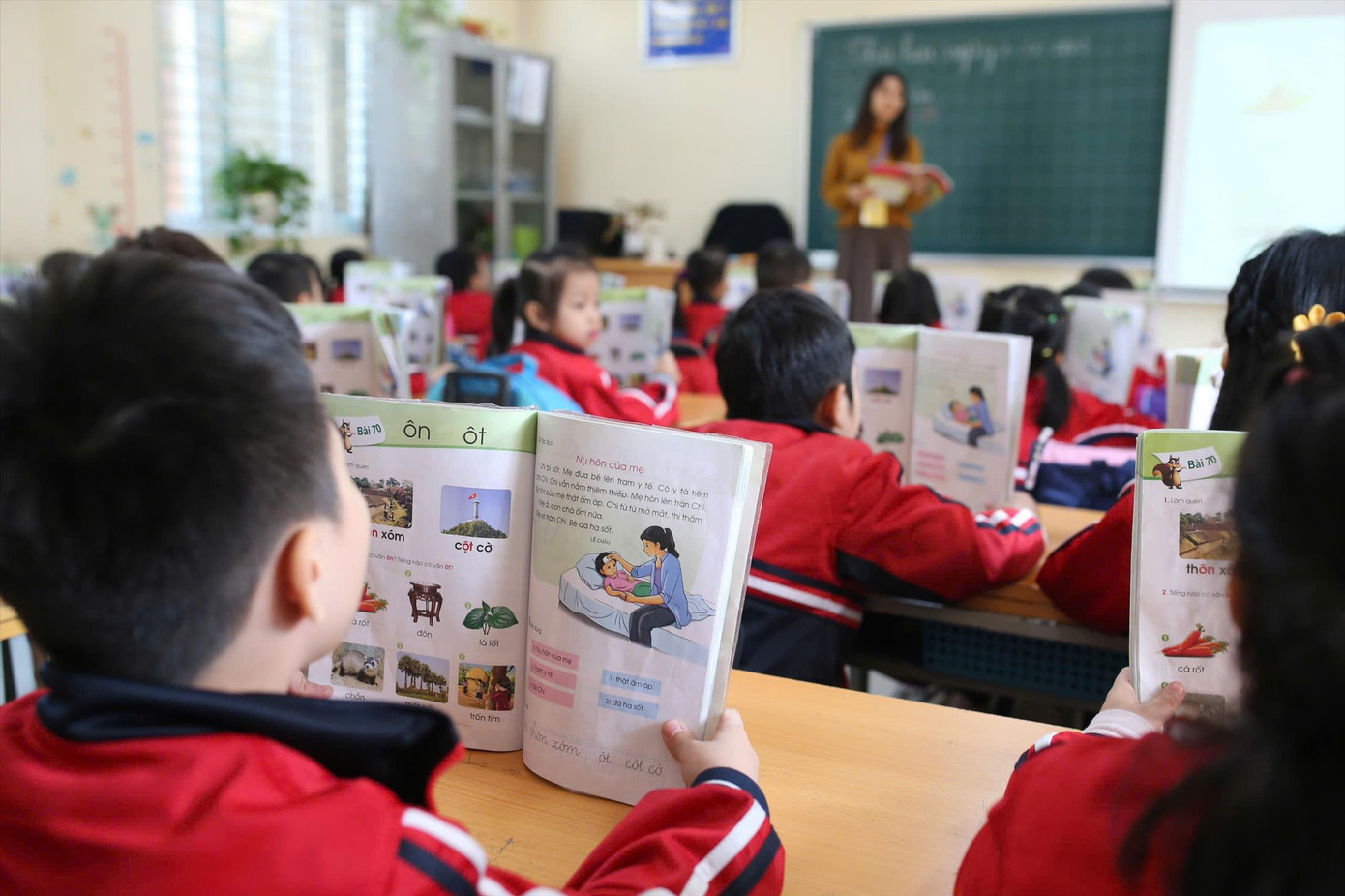 Năm học 2025 – 2026, học sinh các cấp vẫn học SGK chưa chỉnh sửa. Ảnh: NHƯ Ý Năm học 2025 – 2026, học sinh các cấp vẫn học SGK chưa chỉnh sửa. Ảnh: NHƯ Ý