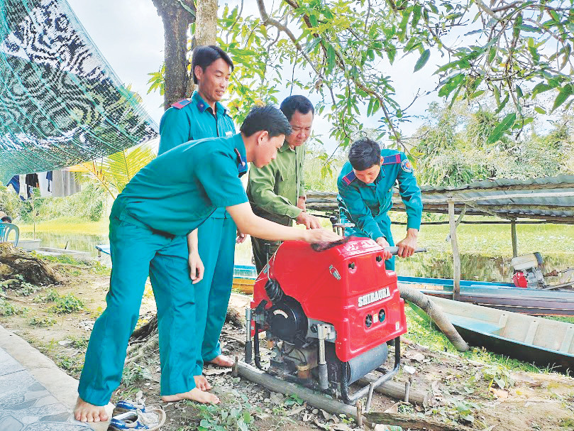 Lực lượng bảo vệ rừng vẫn quyết bám trụ với tinh thần “chống lửa như chống giặc” Lực lượng bảo vệ rừng vẫn quyết bám trụ với tinh thần “chống lửa như chống giặc”