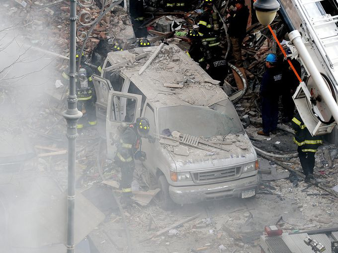 Nổ lớn ở New York, sập 2 tòa nhà, 2 người chết ảnh 5