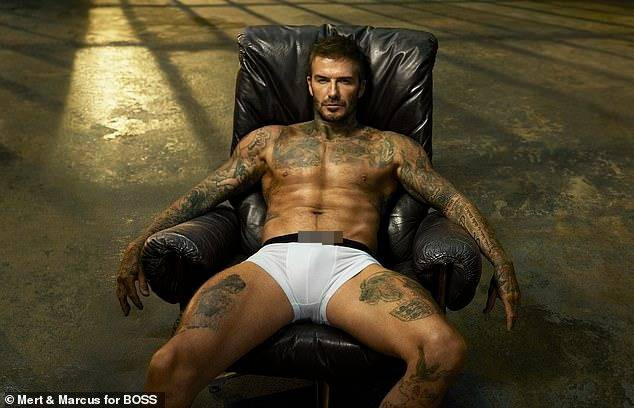 David Beckham gây bão mạng xã hội với loạt ảnh và video nội y. David Beckham gây bão mạng xã hội với loạt ảnh và video nội y.