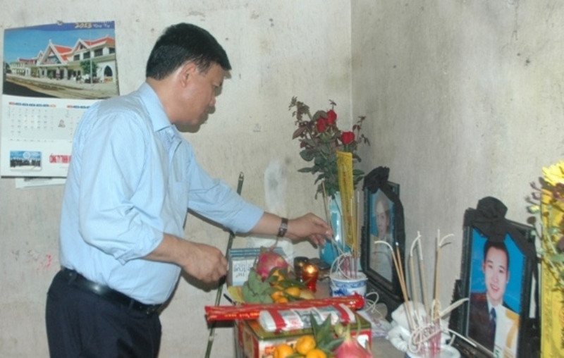 Ngoài số tiền hỗ trợ của Ủy Ban An toàn Giao thông Quốc gia. Bộ trưởng Đinh La Thăng chỉ đạo Tổng Công ty Đường sắt hỗ trợ cho em nhỏ