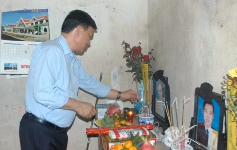 Ngoài số tiền hỗ trợ của Ủy Ban An toàn Giao thông Quốc gia. Bộ trưởng Đinh La Thăng chỉ đạo Tổng Công ty Đường sắt hỗ trợ cho em nhỏ