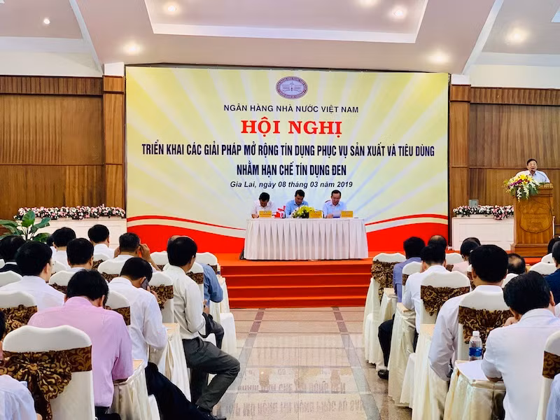 Ngân hàng cho 'vay nóng' tới 30 triệu đồng trong ngày để 'xóa' tín dụng đen ảnh 1