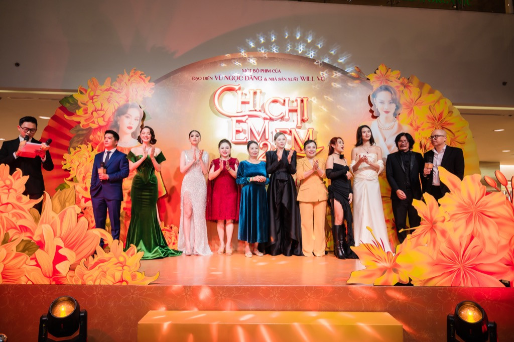 Dàn diễn viên chính của Chị Chị Em Em 2 Dàn diễn viên chính của Chị Chị Em Em 2