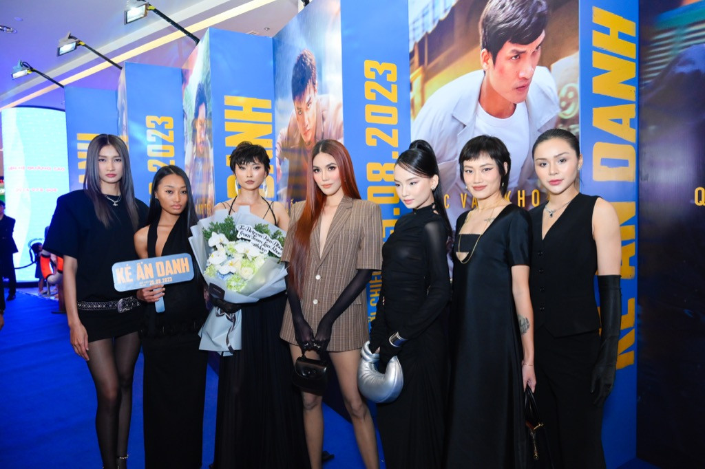 Team Lan Khuê tại The New Mentor.