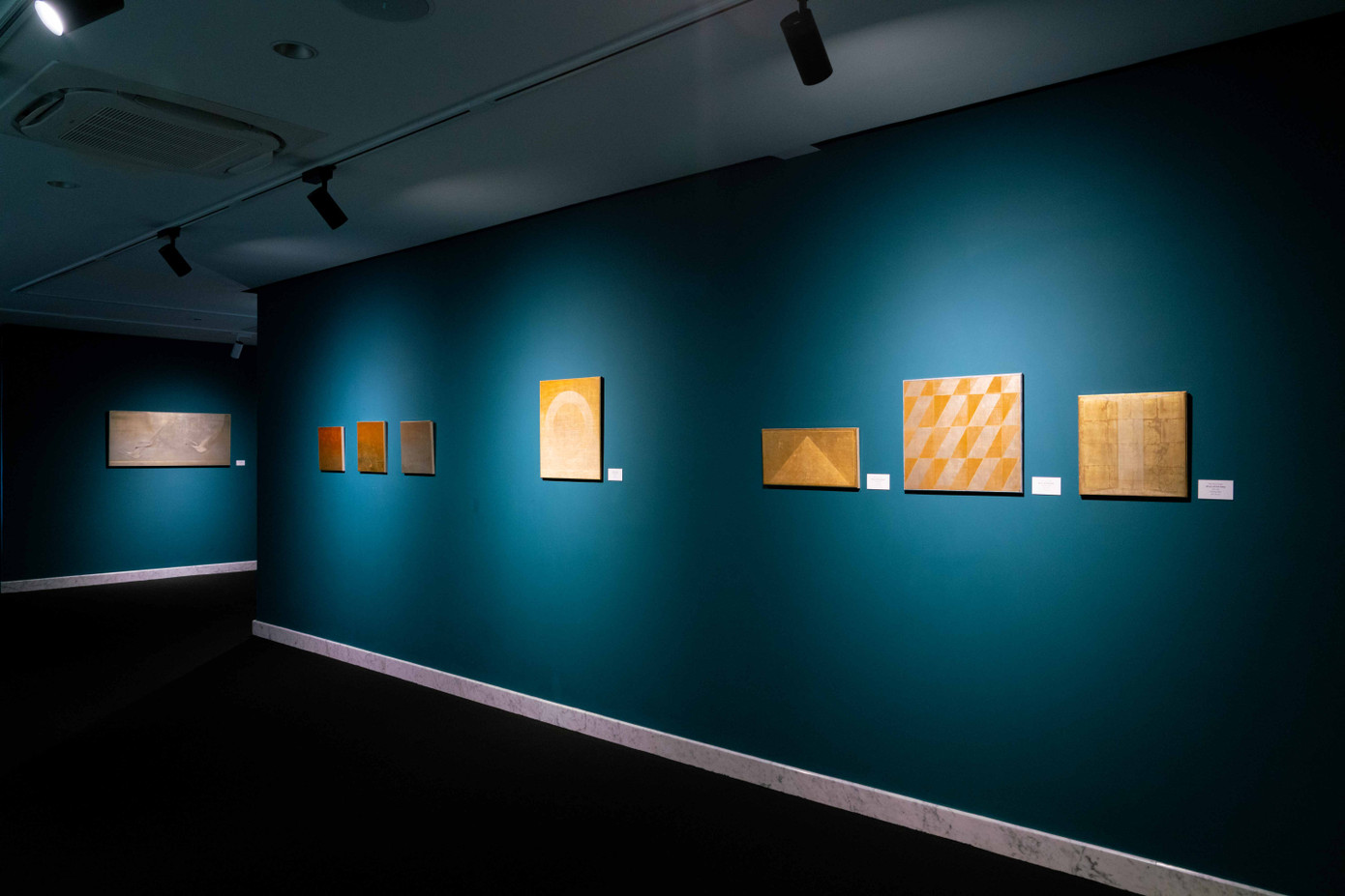 Không gian dành cho tranh trừu tượng.