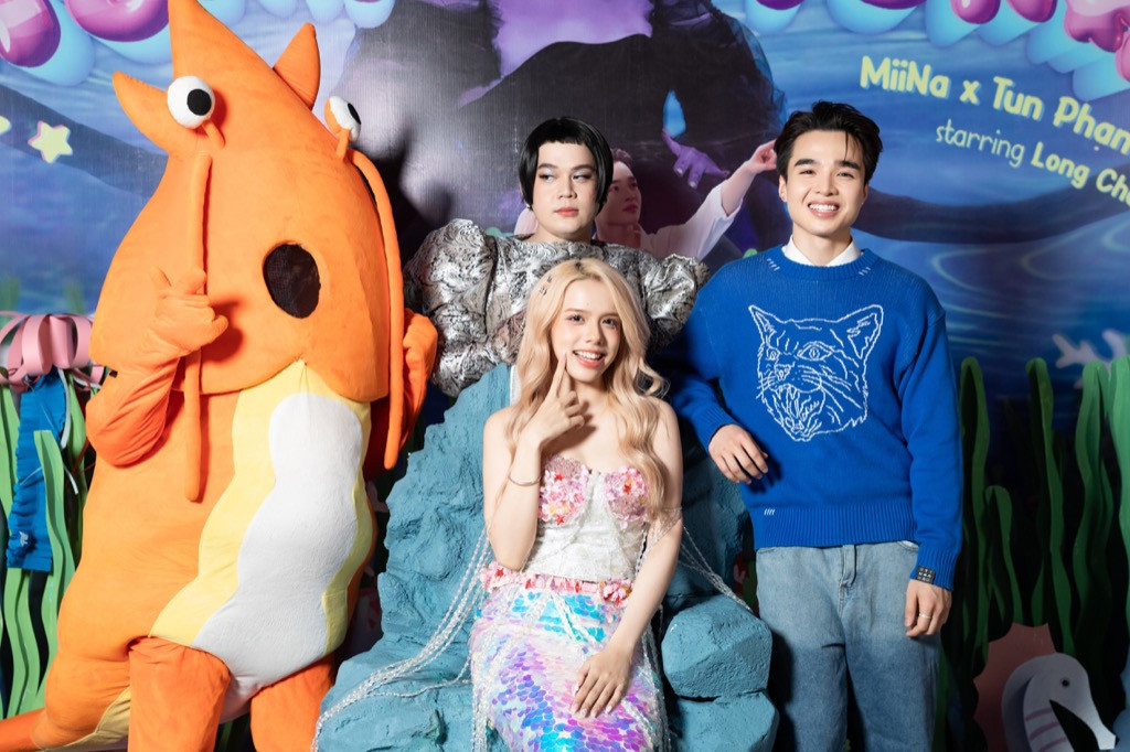 Tun Phạm, MiiNa và Long Chun tại buổi ra mắt MV.