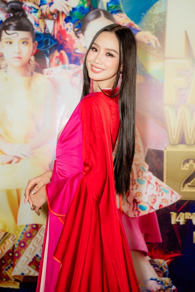 Hoa hậu Liên lục địa 2022 Bảo Ngọc đầy thướt tha và bay bổng. Hoa hậu Liên lục địa 2022 Bảo Ngọc đầy thướt tha và bay bổng.