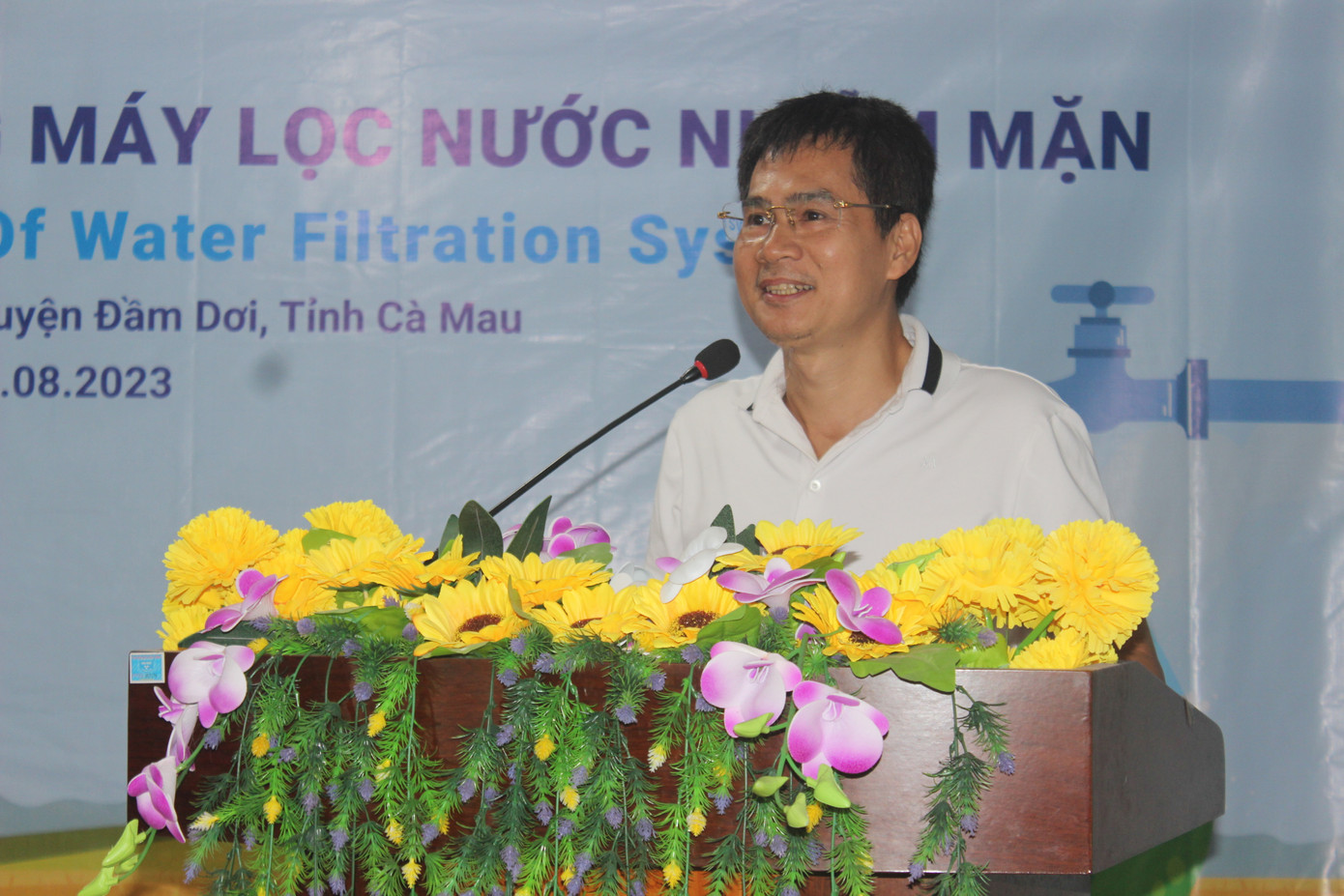 Nhà báo Lý Thành Tâm - Trưởng cơ quan đại diện báo Tiền Phong tại TP.HCM chia sẻ thêm về ý nghĩa của chương trình, đồng thời gửi lời cảm ơn tới đơn vị tài trợ và địa phương. Nhà báo Lý Thành Tâm - Trưởng cơ quan đại diện báo Tiền Phong tại TP.HCM chia sẻ thêm về ý nghĩa của chương trình, đồng thời gửi lời cảm ơn tới đơn vị tài trợ và địa phương.