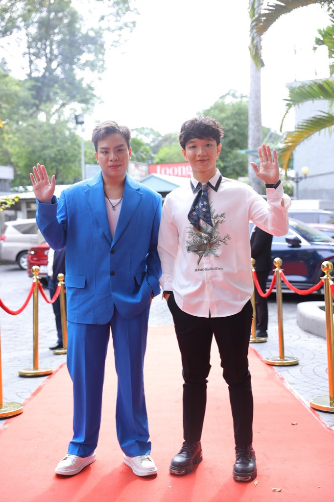 Nhạc sĩ Hứa Kim Tuyền - ca sĩ Hoàng Dũng tại buổi khởi động giải Cống hiến 2023.