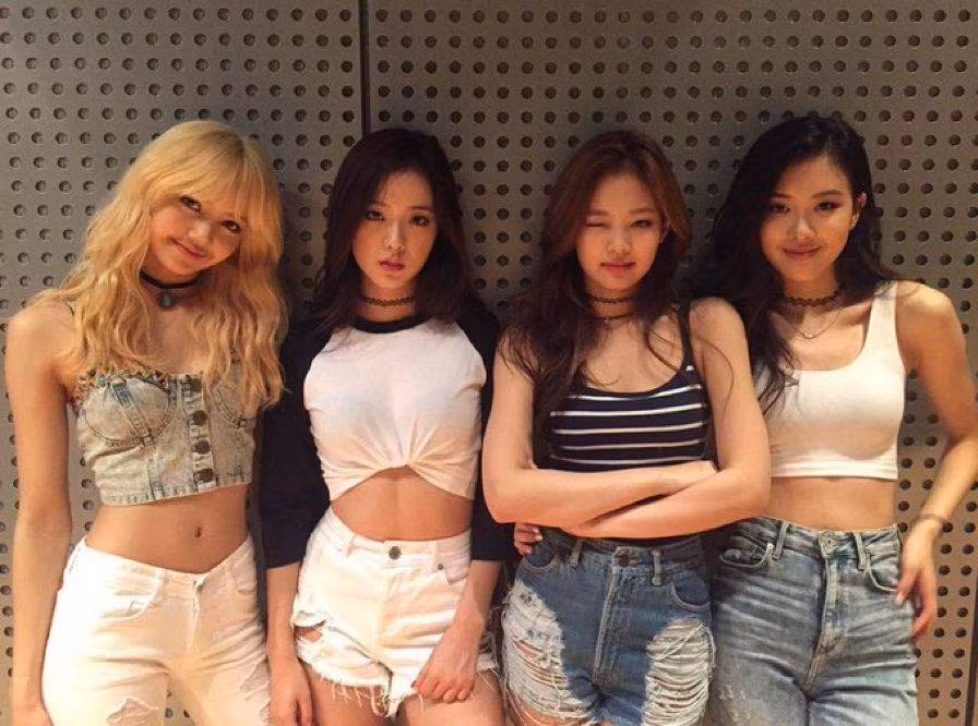 Bức ảnh lần đầu tiên được công bố của BLACKPINK.