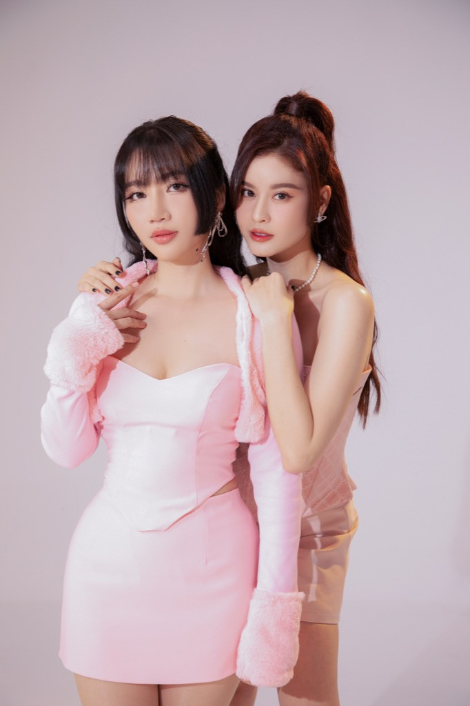 Orange và Trương Quỳnh Anh. Orange và Trương Quỳnh Anh.