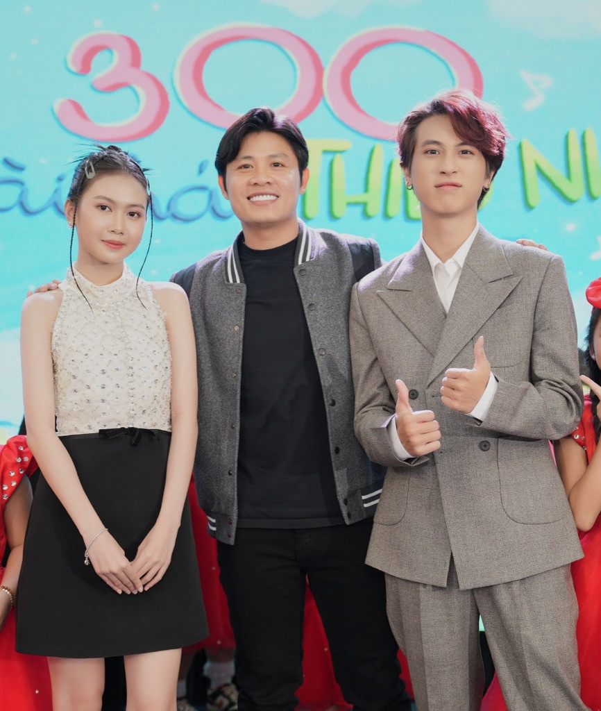 Bảo An và Gia Khiêm đến chúc mừng Nguyễn Văn Chung