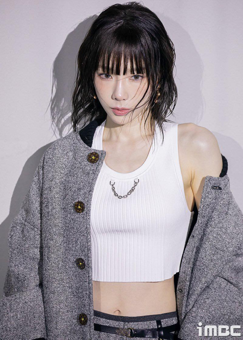 Taeyeon (SNSD) với "giao diện cool ngầu" tại sự kiện.
