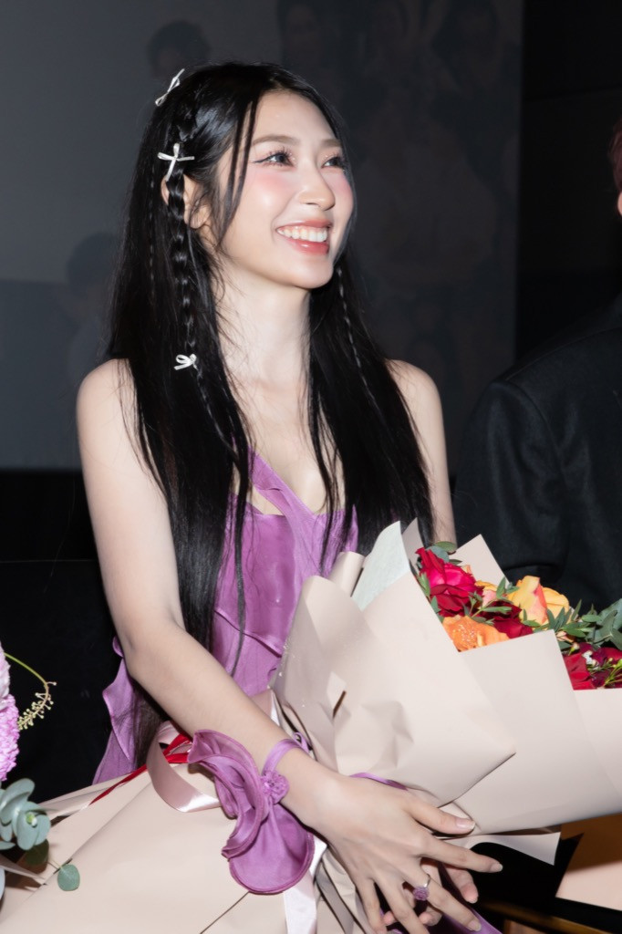 Khổng Tú Quỳnh rạng rỡ tại buổi ra mắt dự án