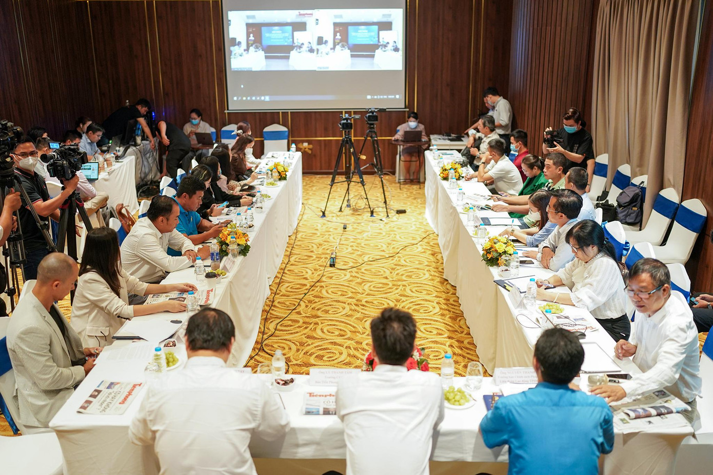 Hội thảo thu hút sự tham dự của nhiều đại biểu và các cơ quan báo chí Hội thảo thu hút sự tham dự của nhiều đại biểu và các cơ quan báo chí