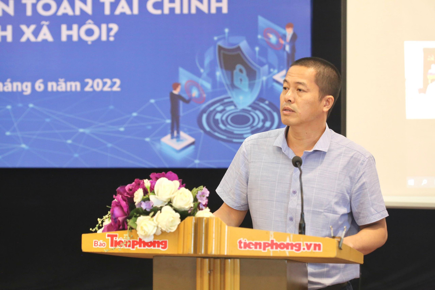 PGS.TS Giang Thanh Long - Viện trưởng Viện Chính sách Công & Quản lý, Trường Đại học Kinh tế Quốc dân PGS.TS Giang Thanh Long - Viện trưởng Viện Chính sách Công & Quản lý, Trường Đại học Kinh tế Quốc dân