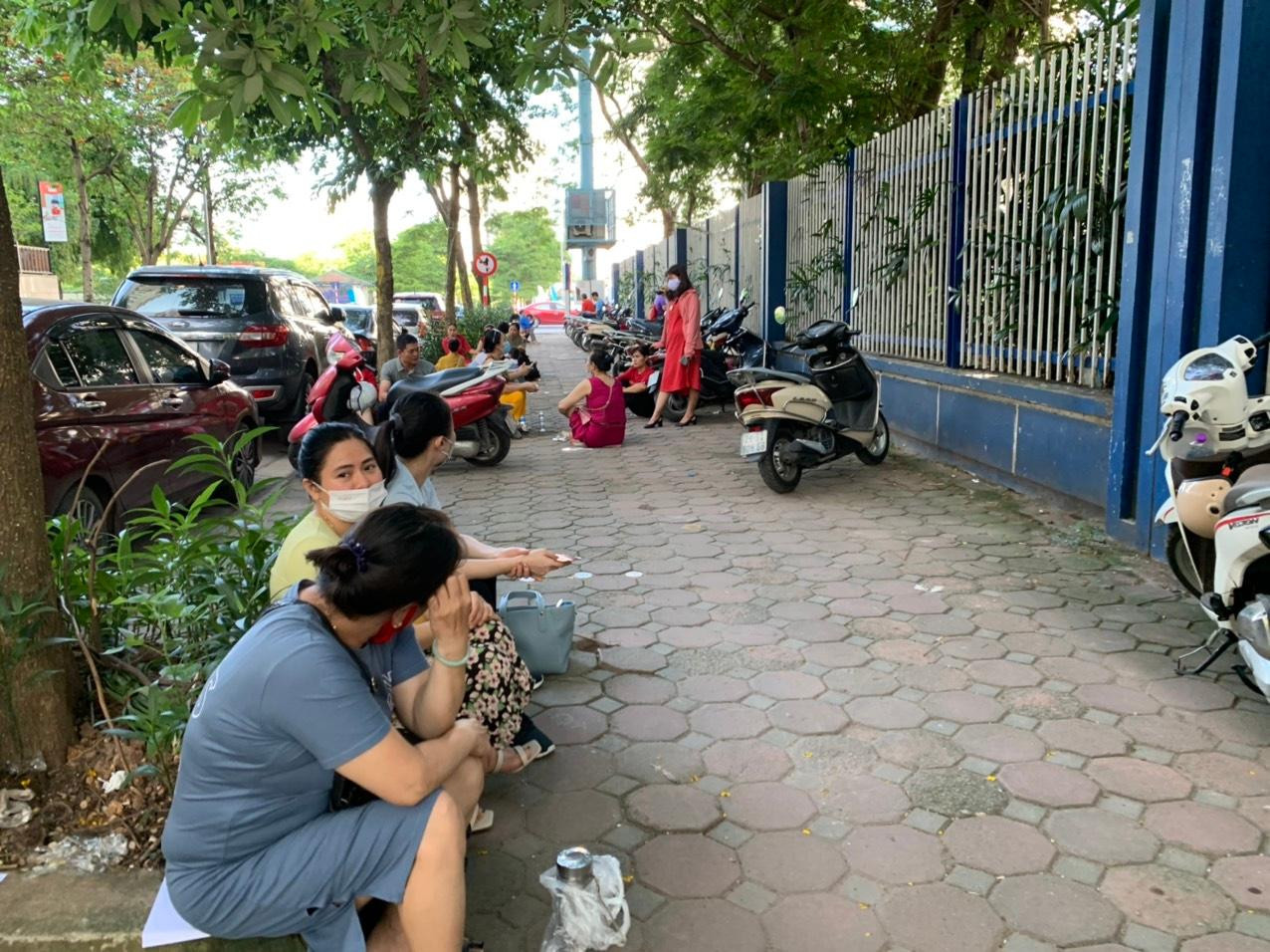 Hoàn tất thi Toán vào lớp 10: Sĩ tử reo mừng, đề thi dễ thở ảnh 17