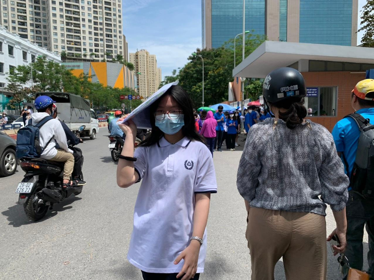 CẬP NHẬT thi lớp 10 ở Hà Nội: Kết thúc thi ngoại ngữ, tự tin đạt điểm tuyệt đối ảnh 33