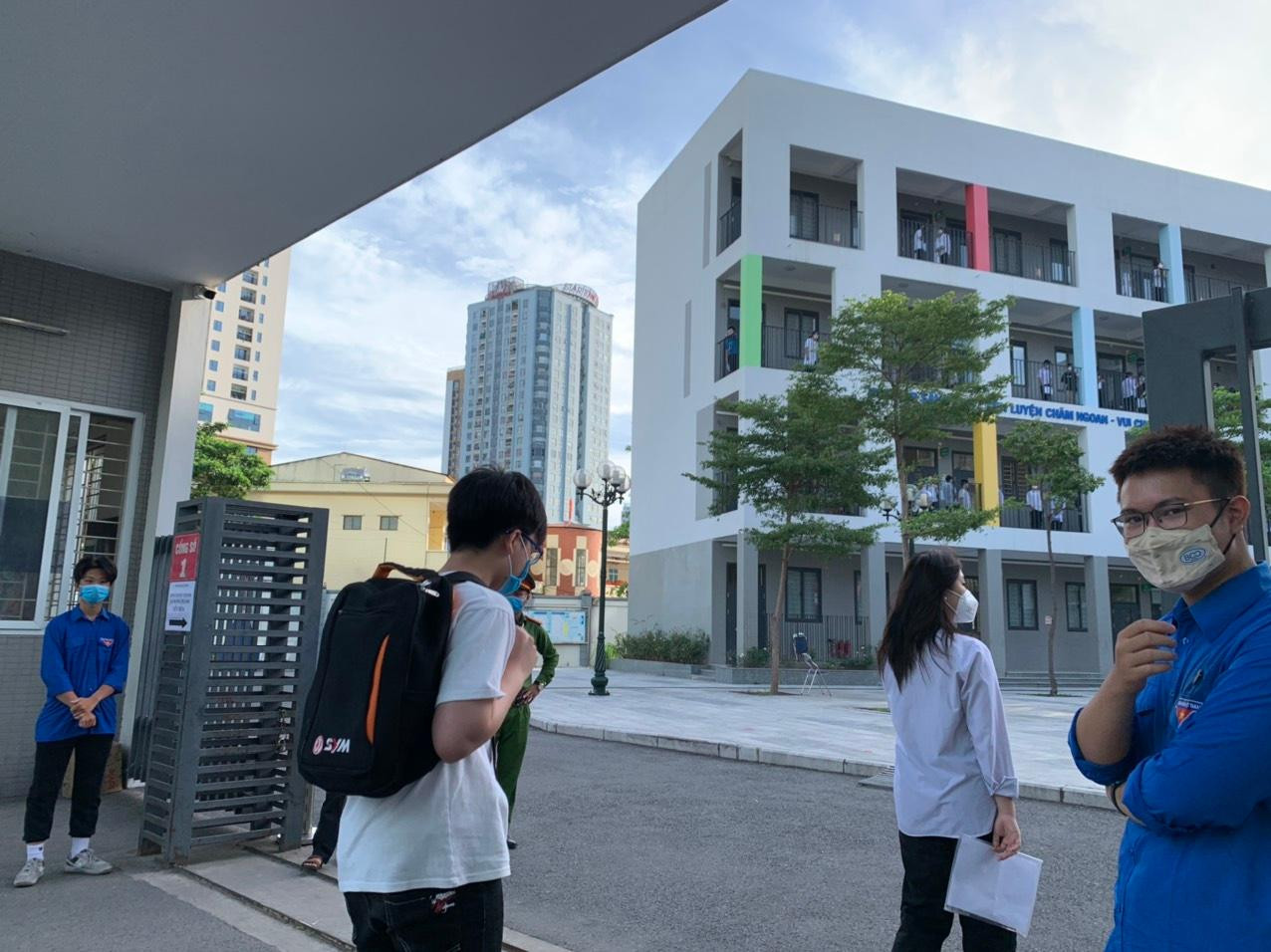 CẬP NHẬT thi lớp 10 ở Hà Nội: Kết thúc thi ngoại ngữ, tự tin đạt điểm tuyệt đối ảnh 11