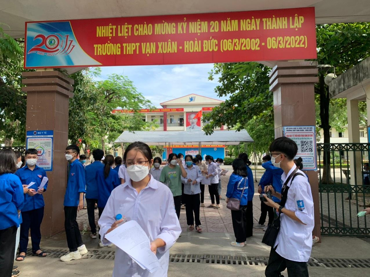 CẬP NHẬT thi lớp 10 ở Hà Nội: Kết thúc thi ngoại ngữ, tự tin đạt điểm tuyệt đối ảnh 52