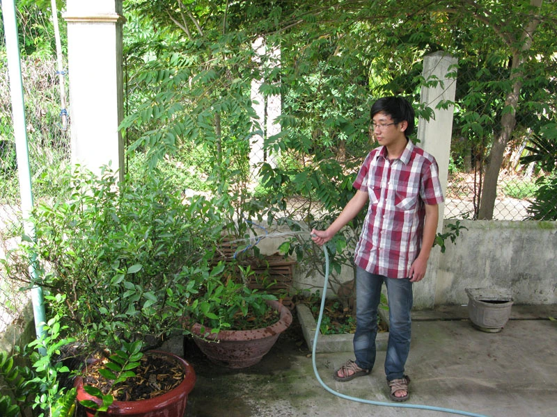 Phút giải lao của Khiết sau những buổi, giờ học căng thẳng. Phút giải lao của Khiết sau những buổi, giờ học căng thẳng