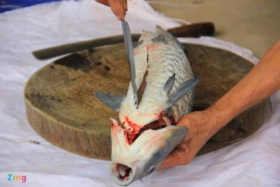 Dân làng Vũ Đại thức trắng đêm làm cá kho bán Tết ảnh 3 Dân làng Vũ Đại thức trắng đêm làm cá kho bán Tết ảnh 3