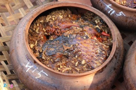 Dân làng Vũ Đại thức trắng đêm làm cá kho bán Tết ảnh 11 Dân làng Vũ Đại thức trắng đêm làm cá kho bán Tết ảnh 11