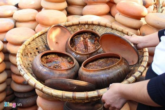 Dân làng Vũ Đại thức trắng đêm làm cá kho bán Tết ảnh 10 Dân làng Vũ Đại thức trắng đêm làm cá kho bán Tết ảnh 10