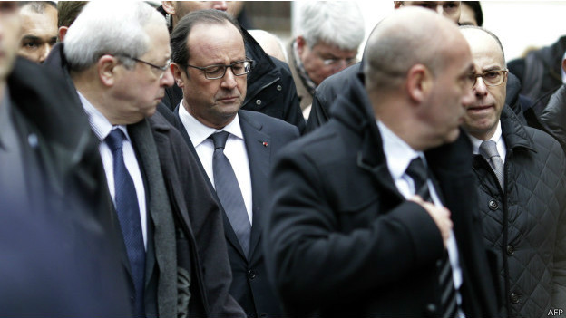 Nghi can 18 tuổi vụ thảm sát tòa soạn Pháp đầu hàng ảnh 18