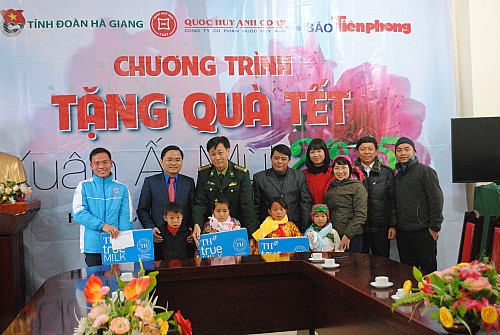 Xuân ấm nơi địa đầu Tổ quốc ảnh 4