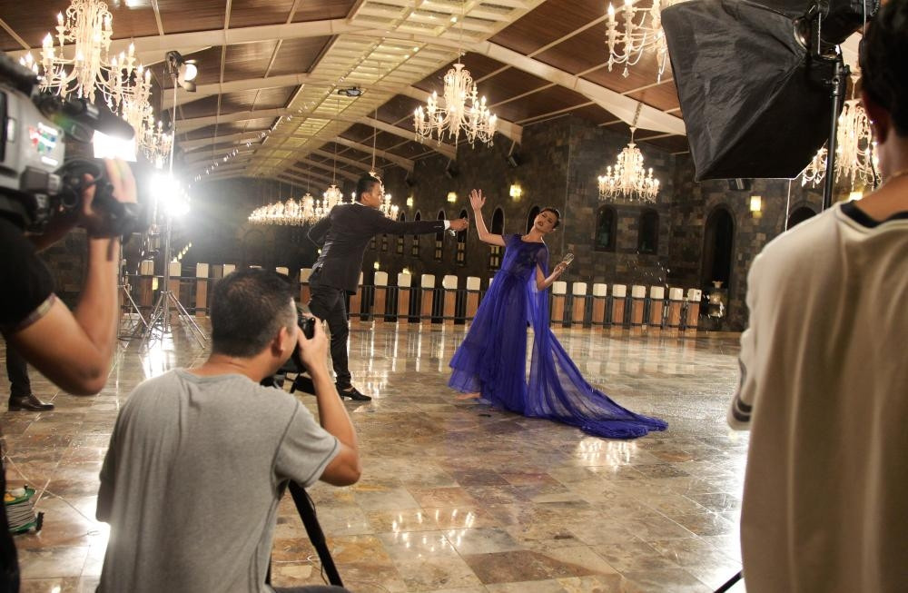 Thì đã bị đối xử tàn nhẫn